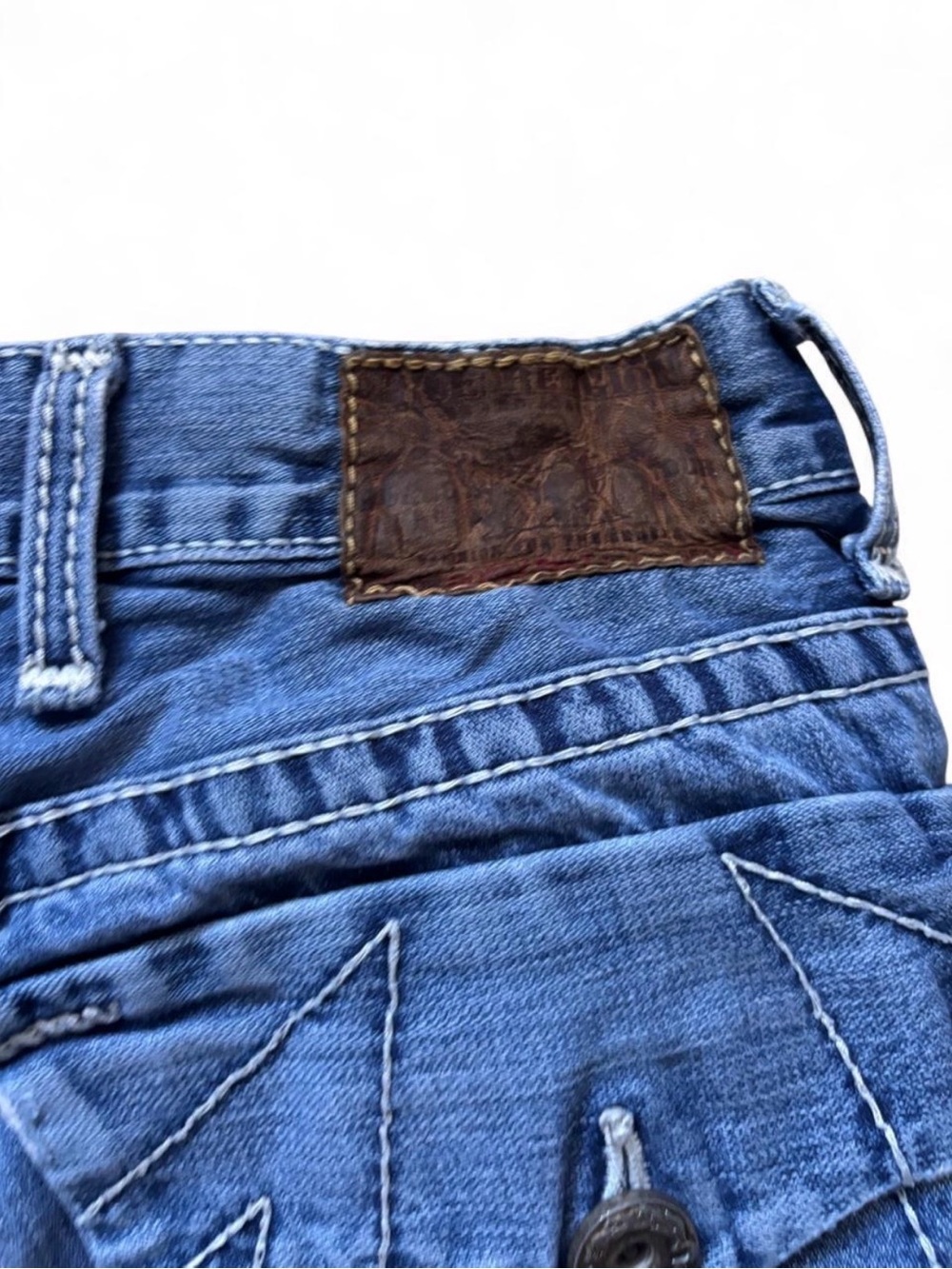 True Religion Lightwash Flare Jeans - Picture 3 of 8